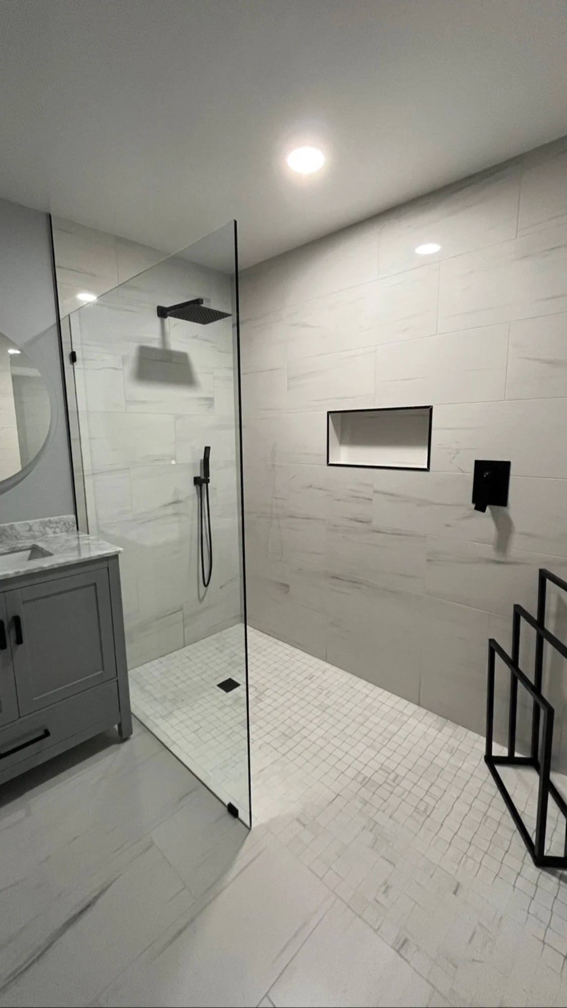 Black Vanity White Tile Bath — photo 1