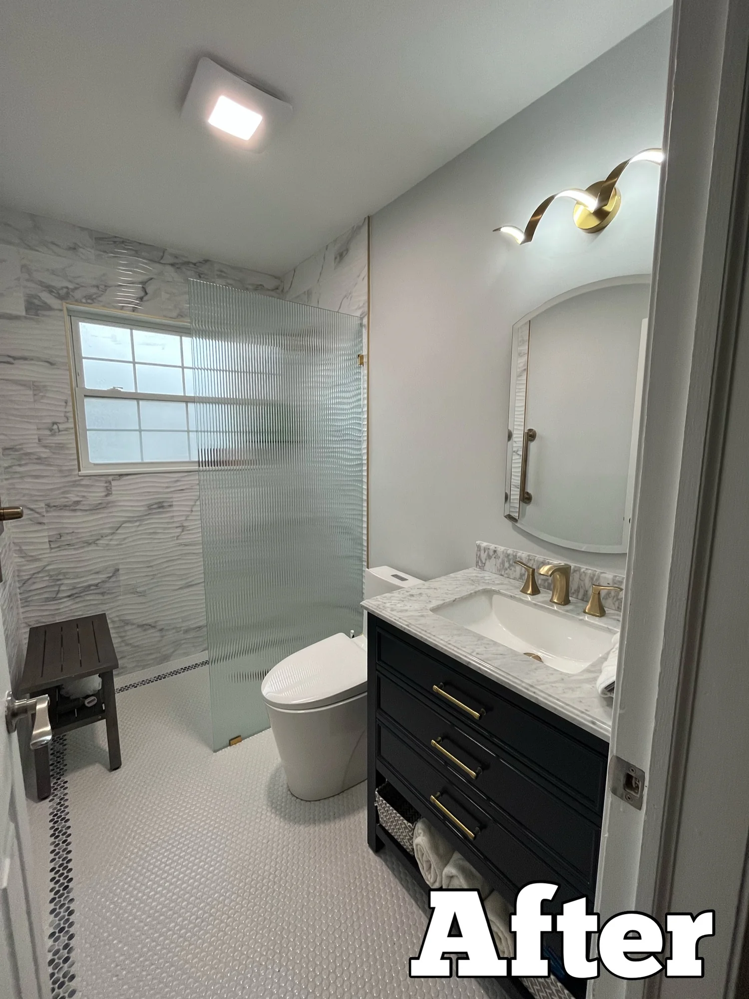 Gray Marble Shower Bath — photo 3