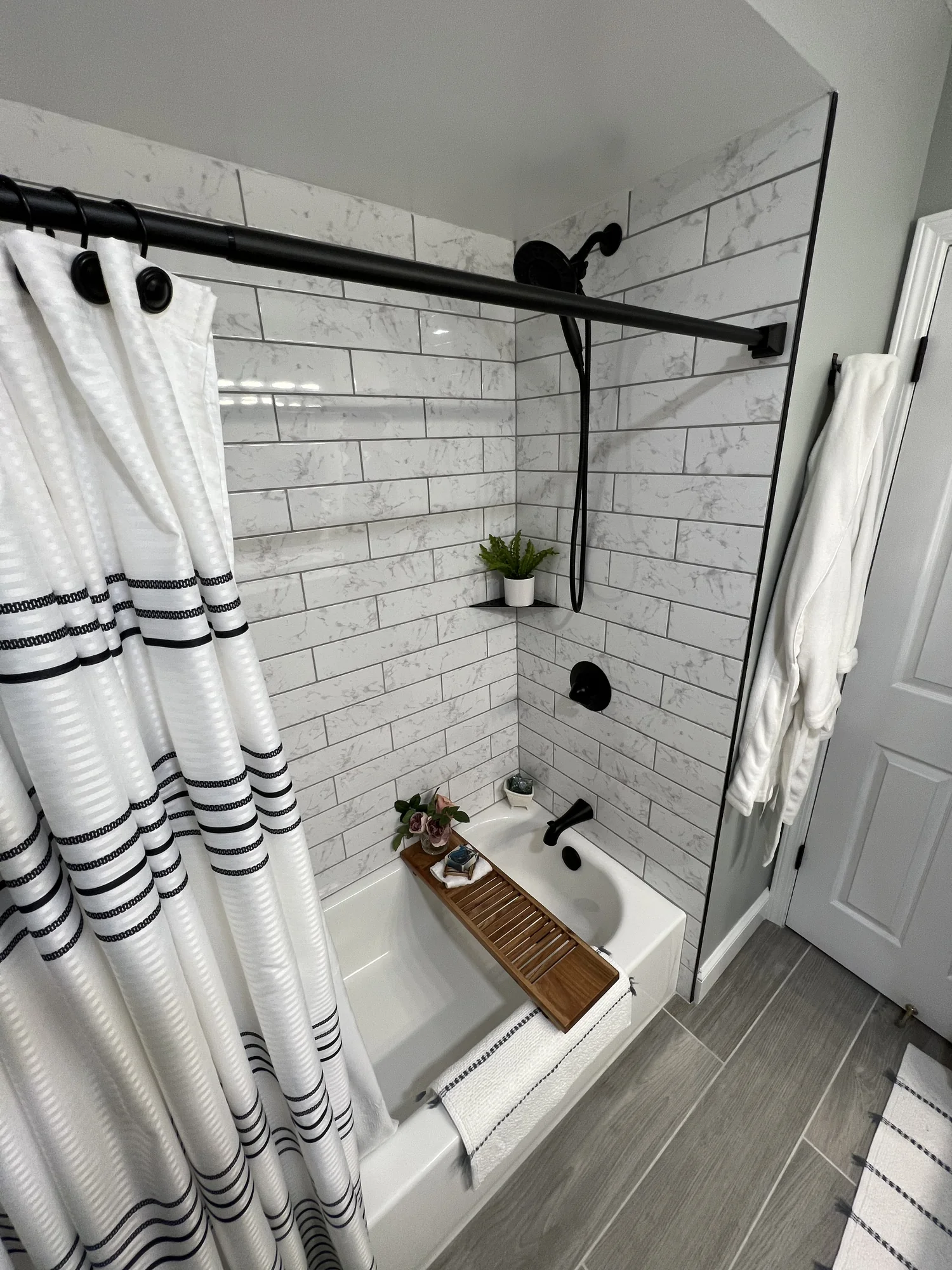 Gray Marble Shower Bath — photo 11