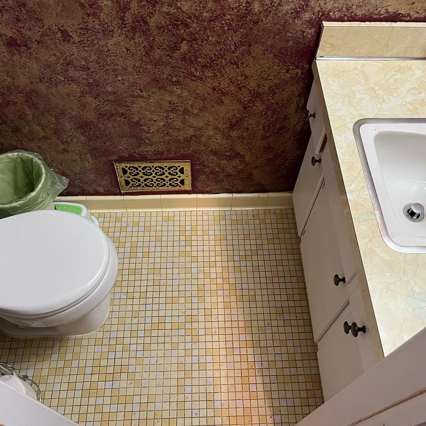 Half Bath — photo 2