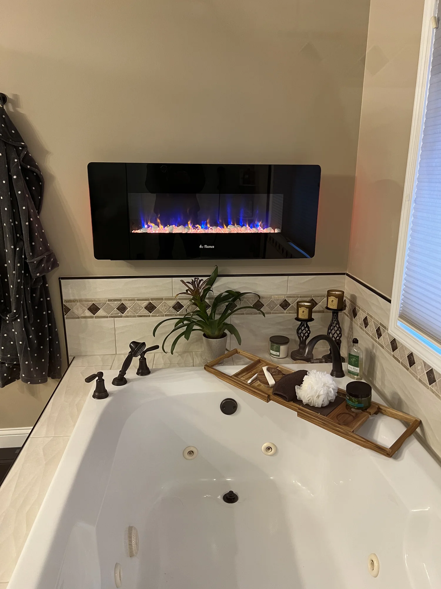Primary Bath with Jetted Tub — photo 10