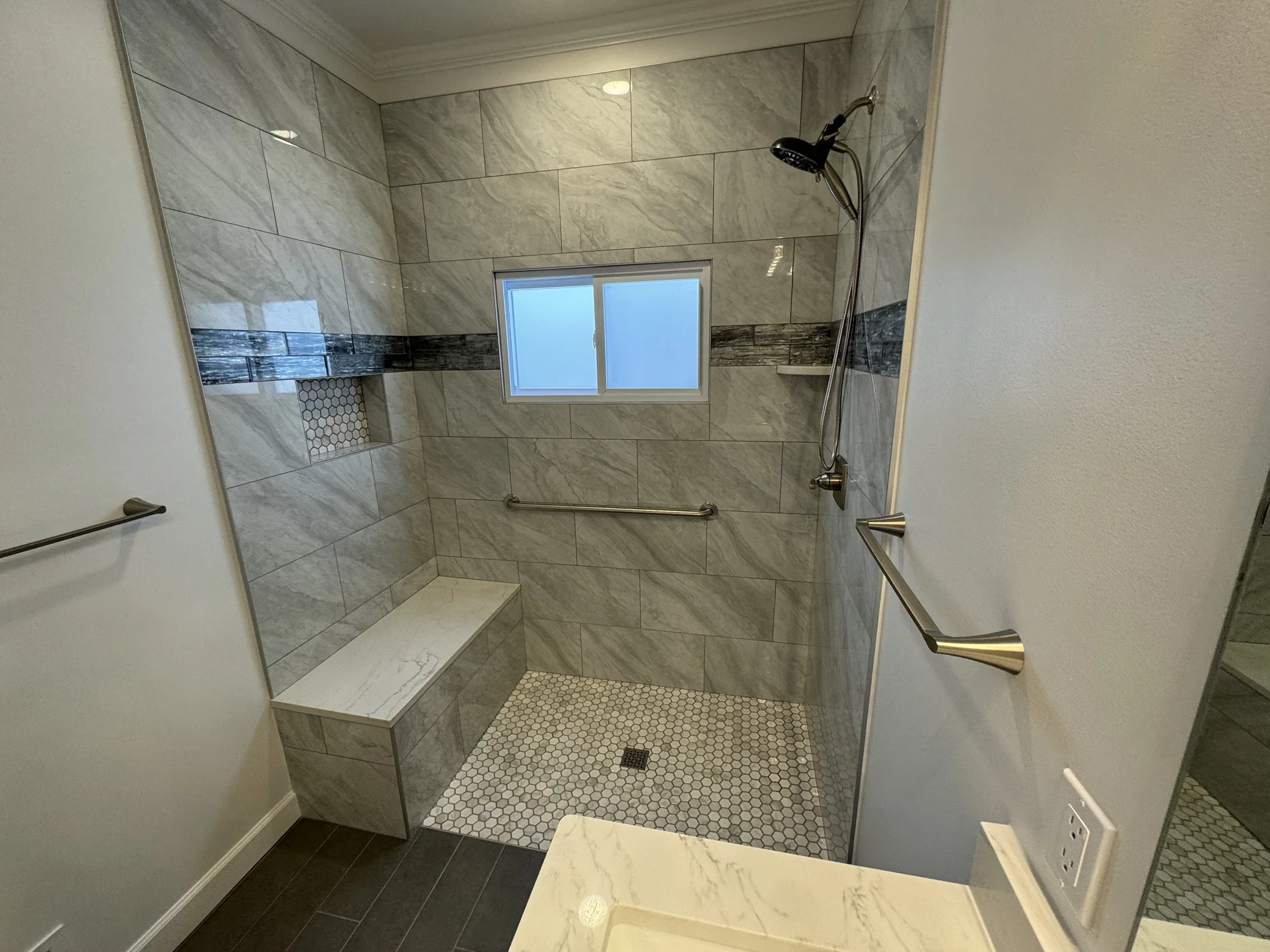 Walk-In Shower Bath — photo 17