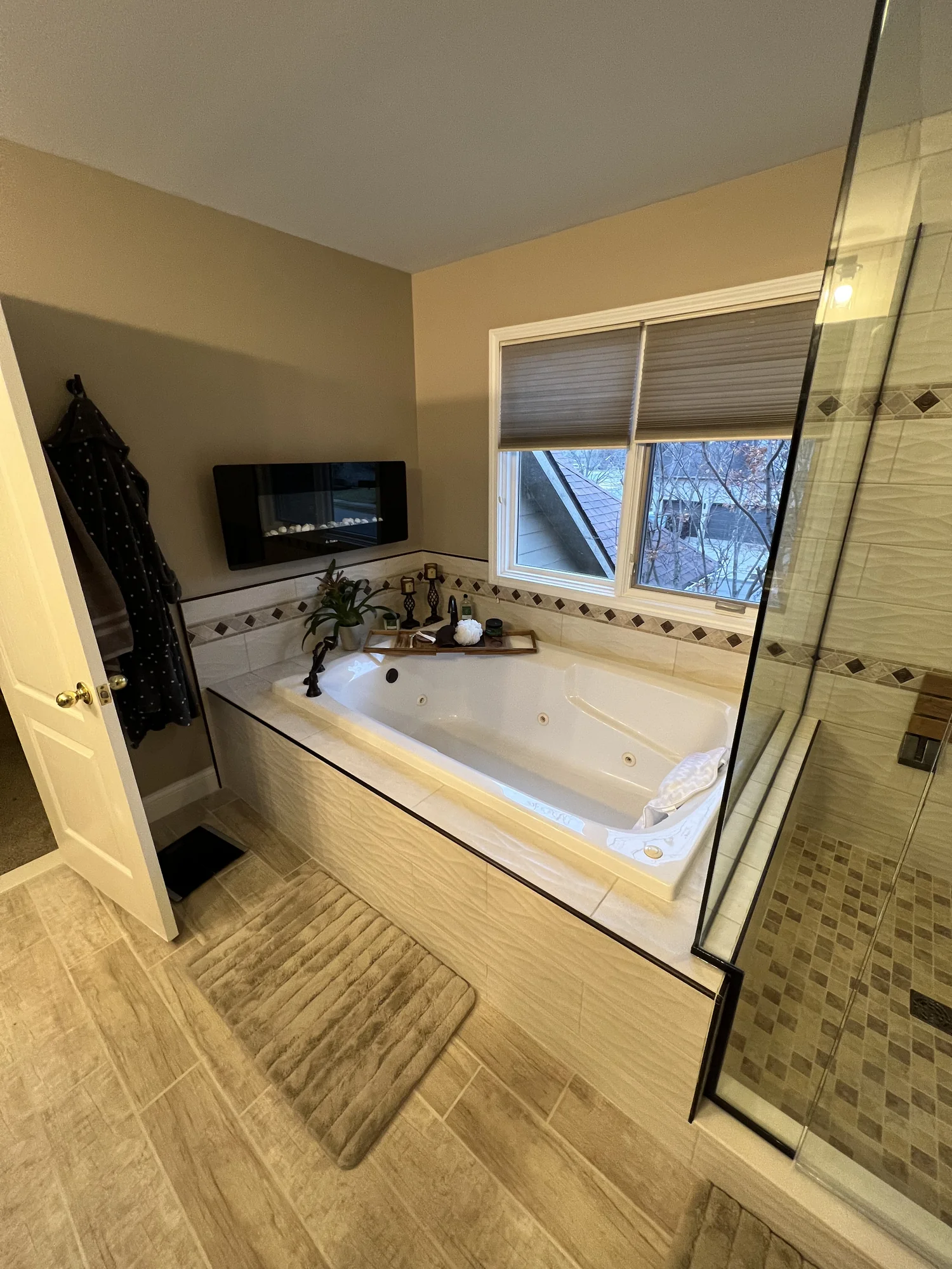 Gray-Tile Tub & Shower Bath — photo 1