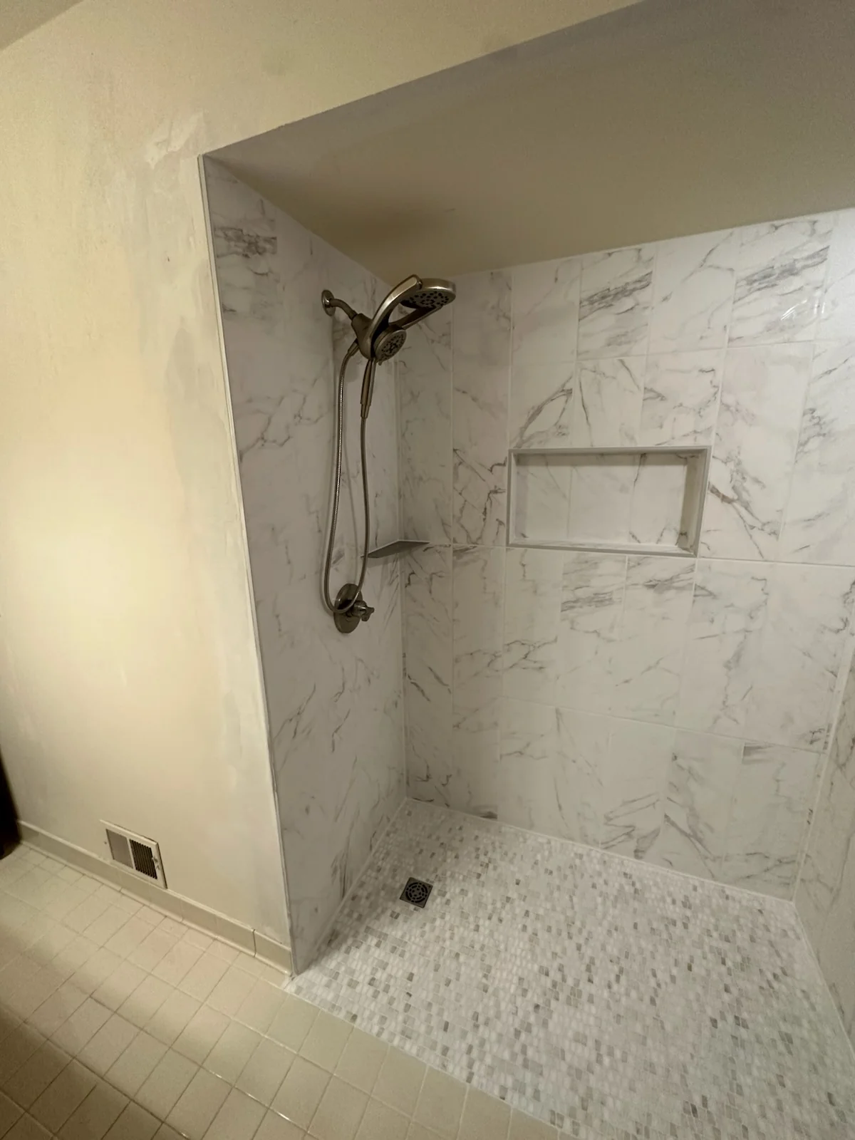 Walk-In Shower — photo 1