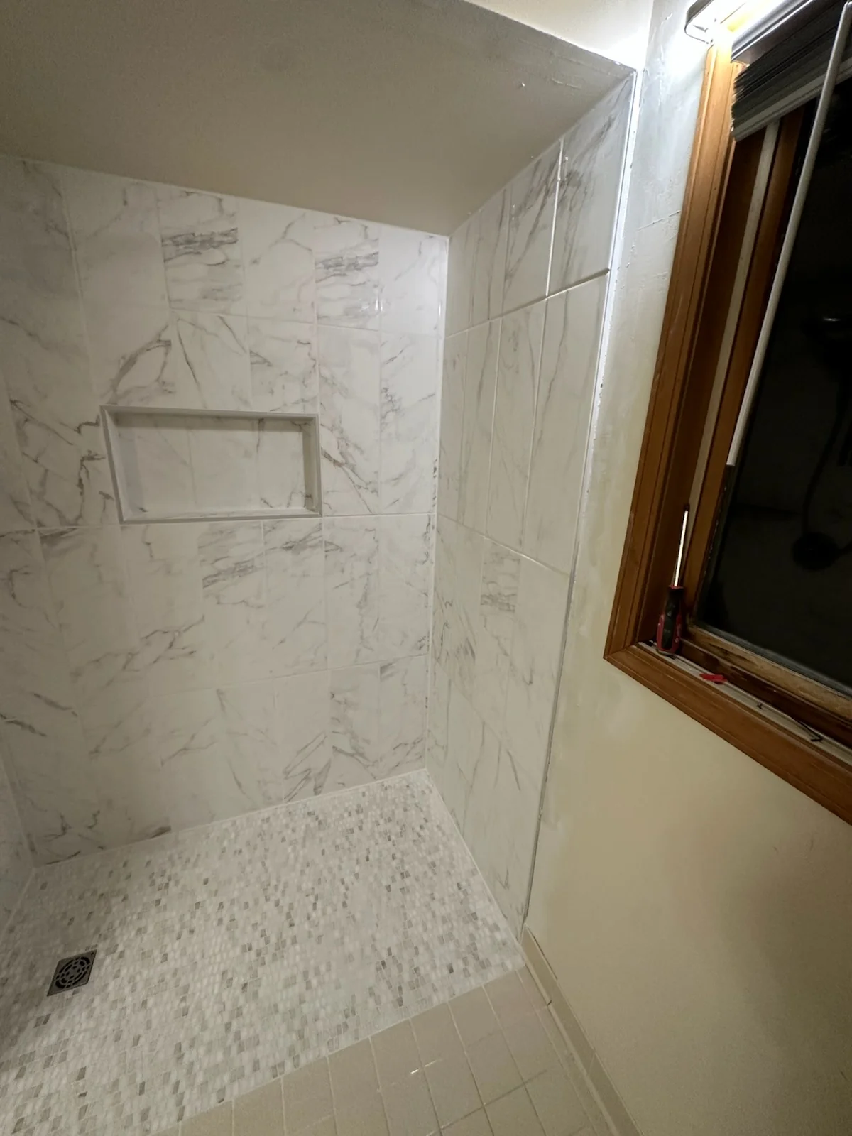 Walk-In Shower — photo 2