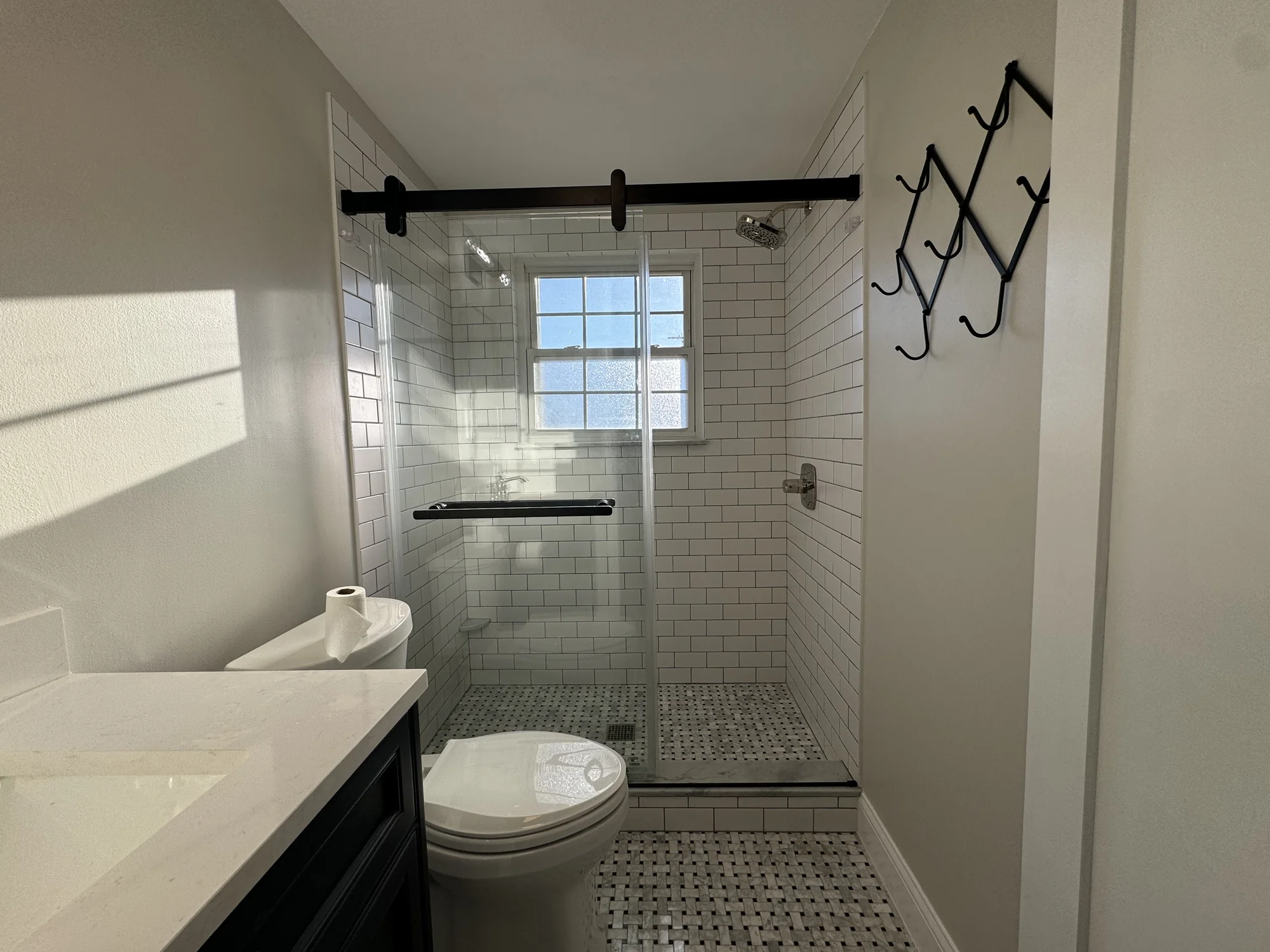 Subway-Tile Black Vanity Bath — photo 4