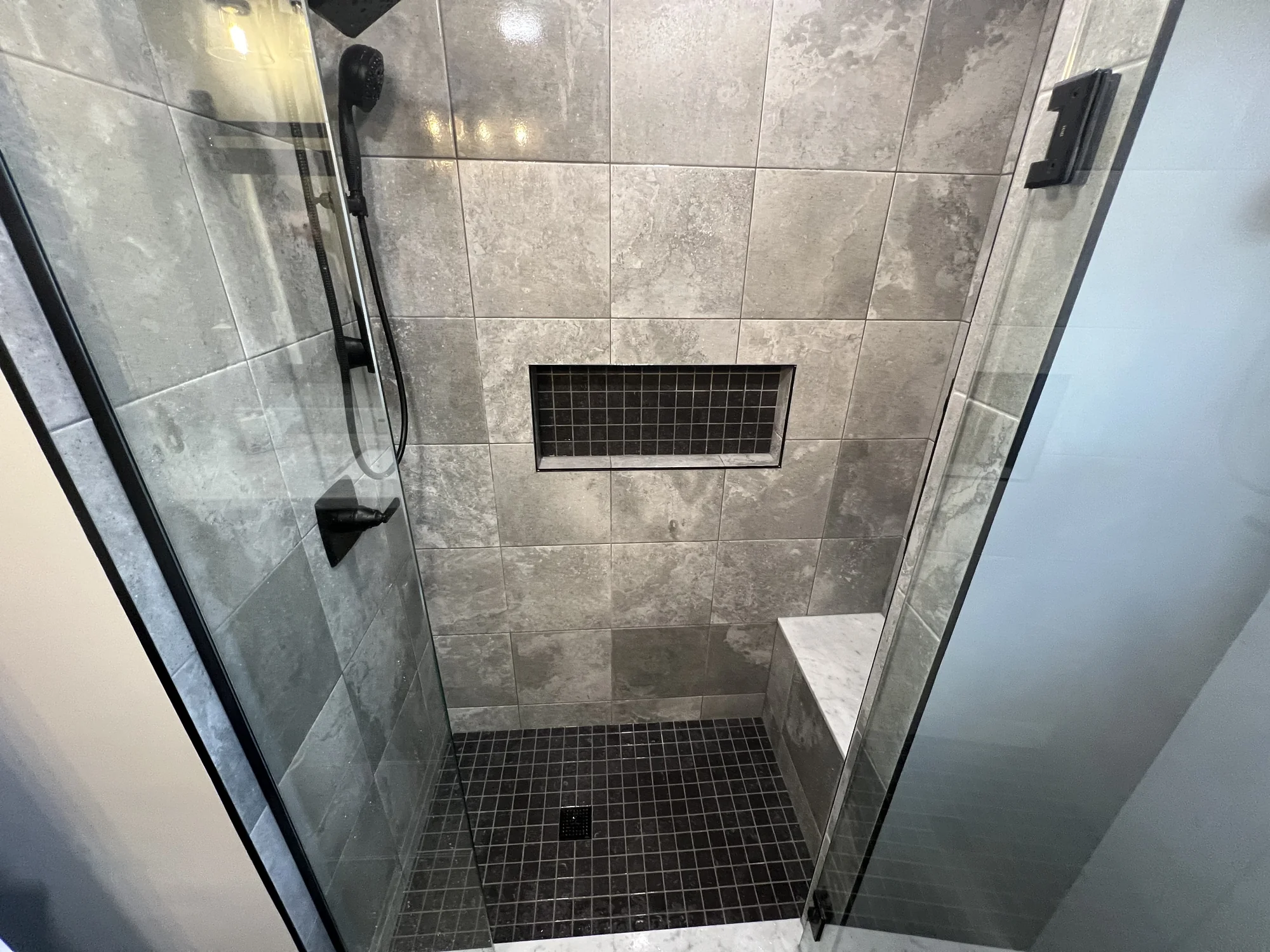 Subway-Tile Niche-Shower Bath — photo 8