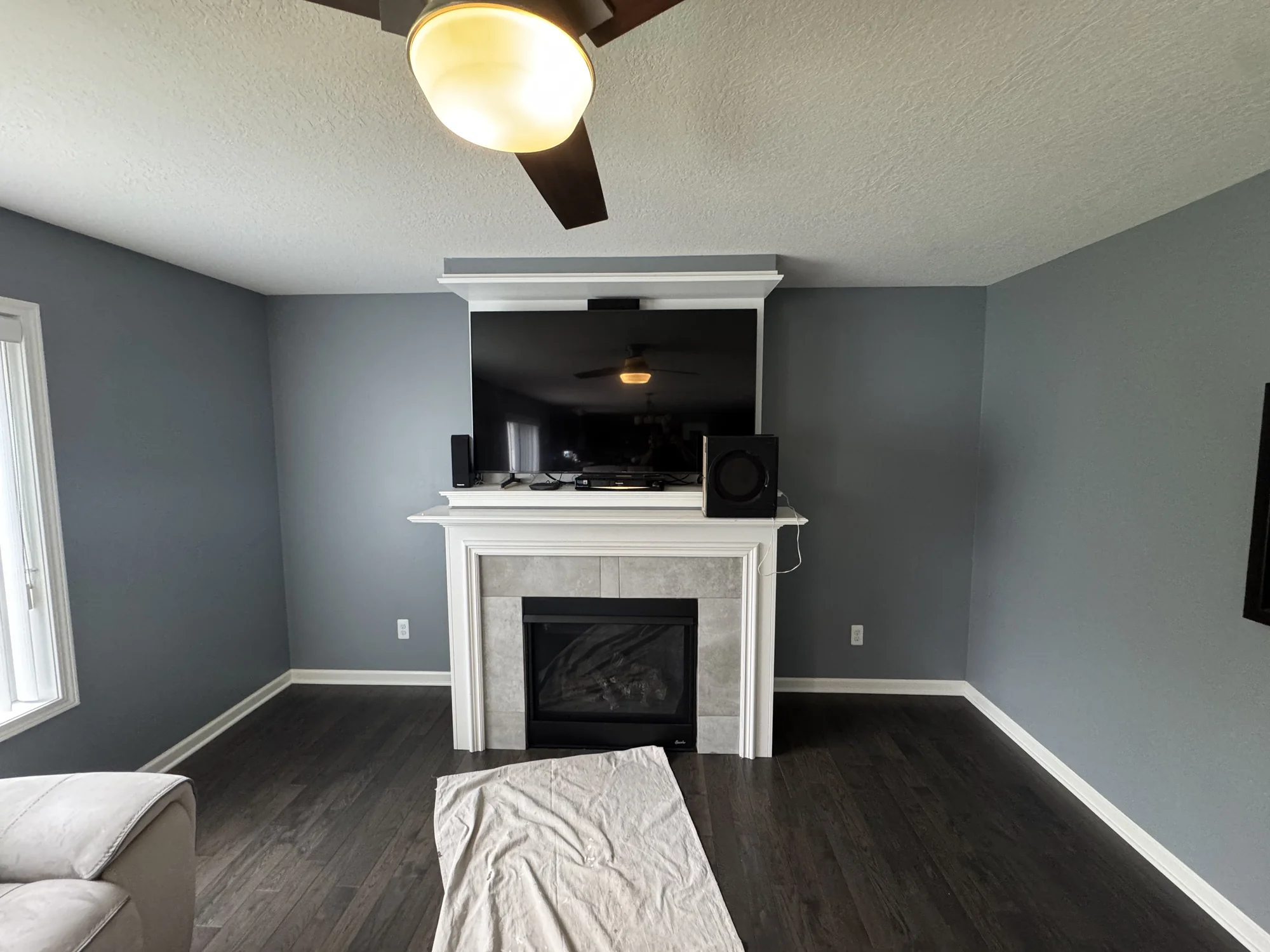 Built-In Cabinets & Shelves — photo 2