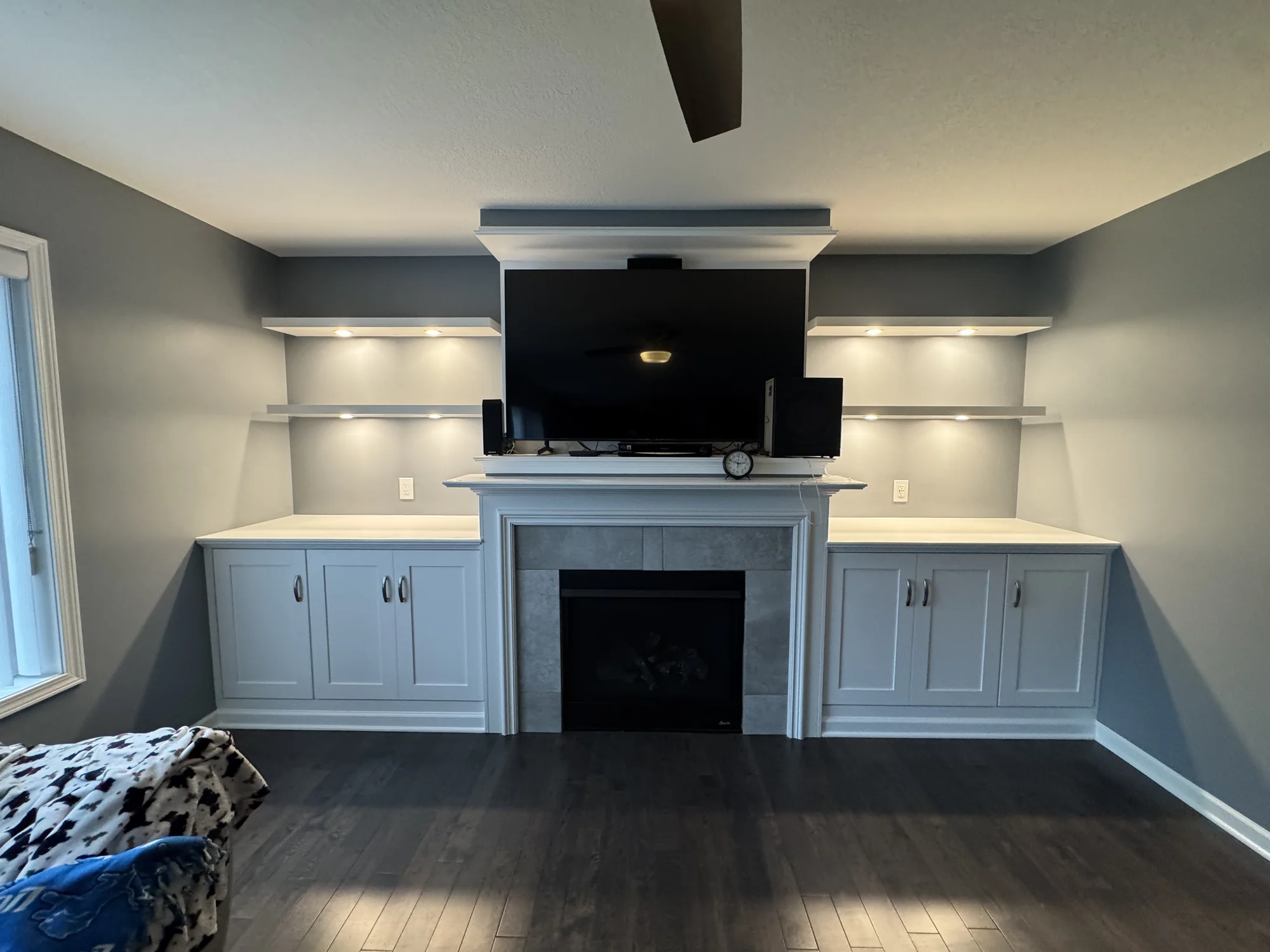 Built-In Cabinets & Shelves — photo 5