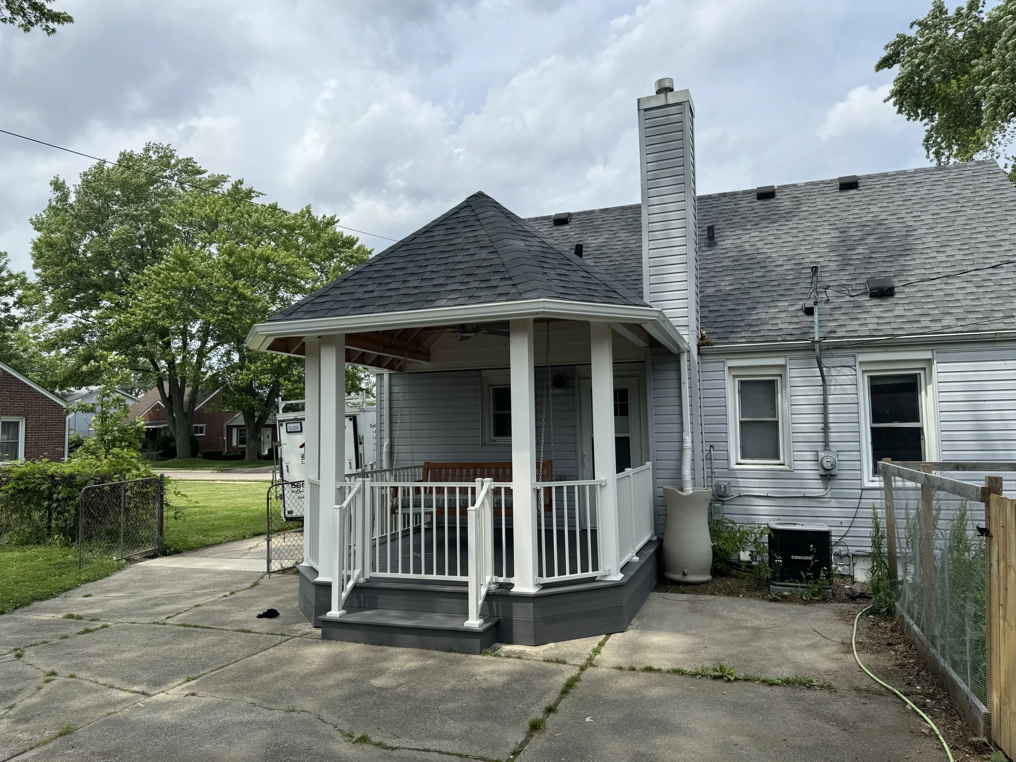 Covered Deck — photo 9