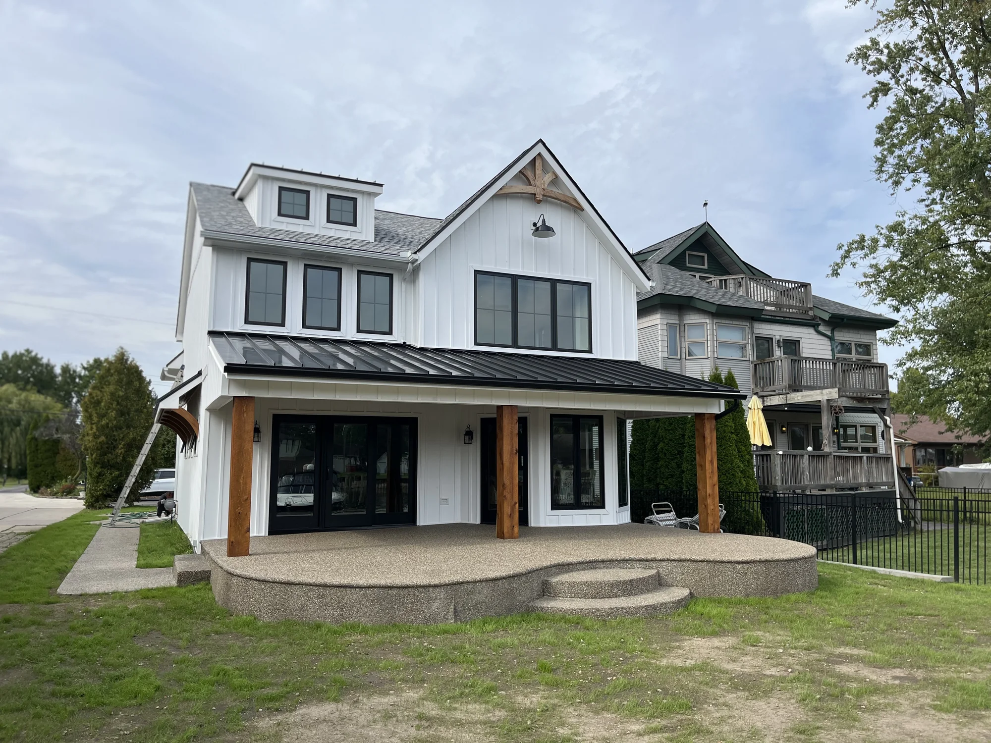 Modern Farmhouse Front — photo 6