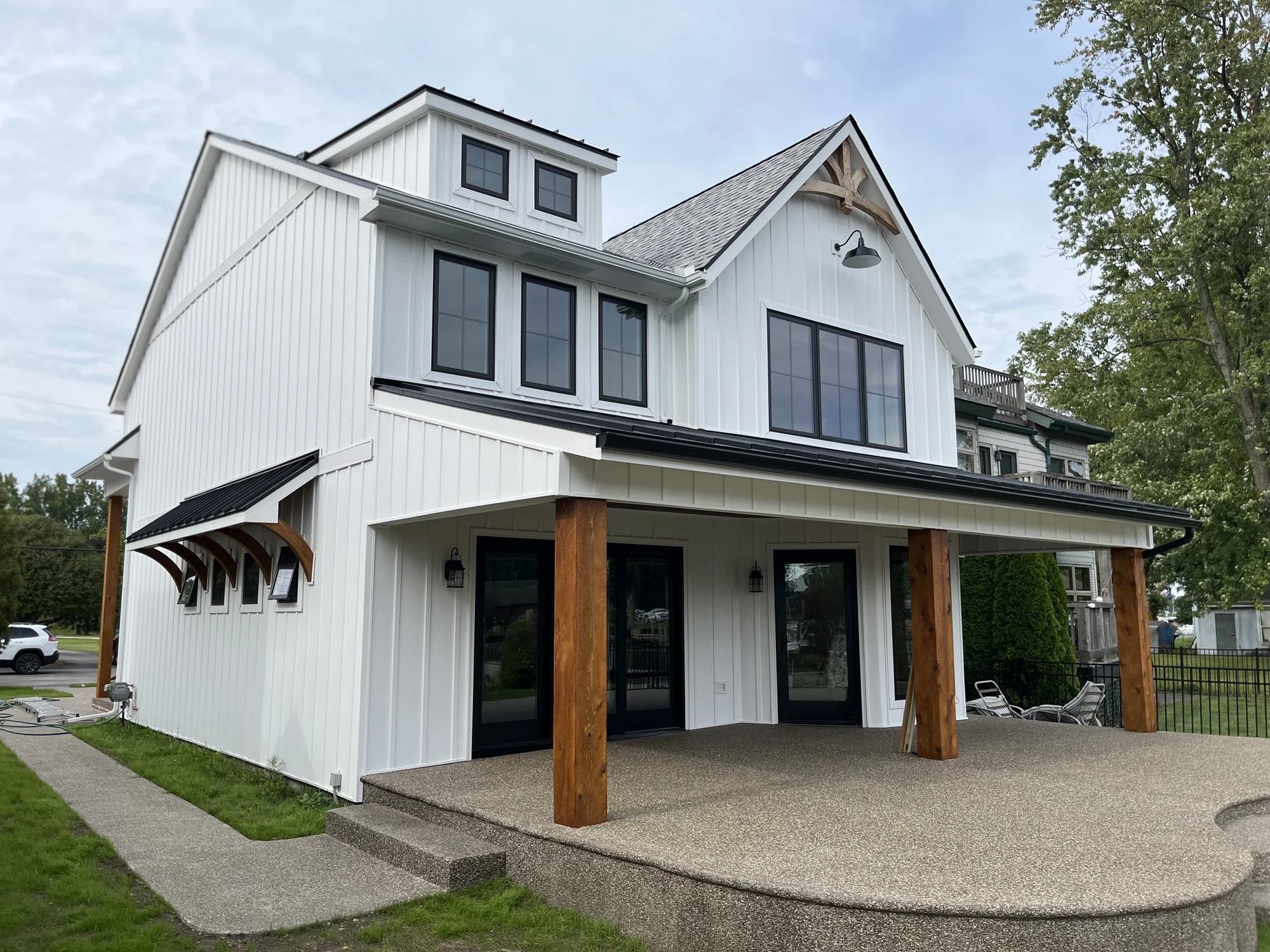 Modern Farmhouse Front — photo 8