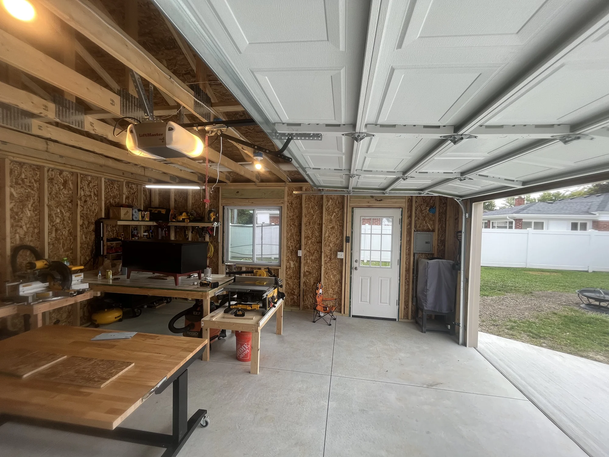 Detached Garage — photo 3