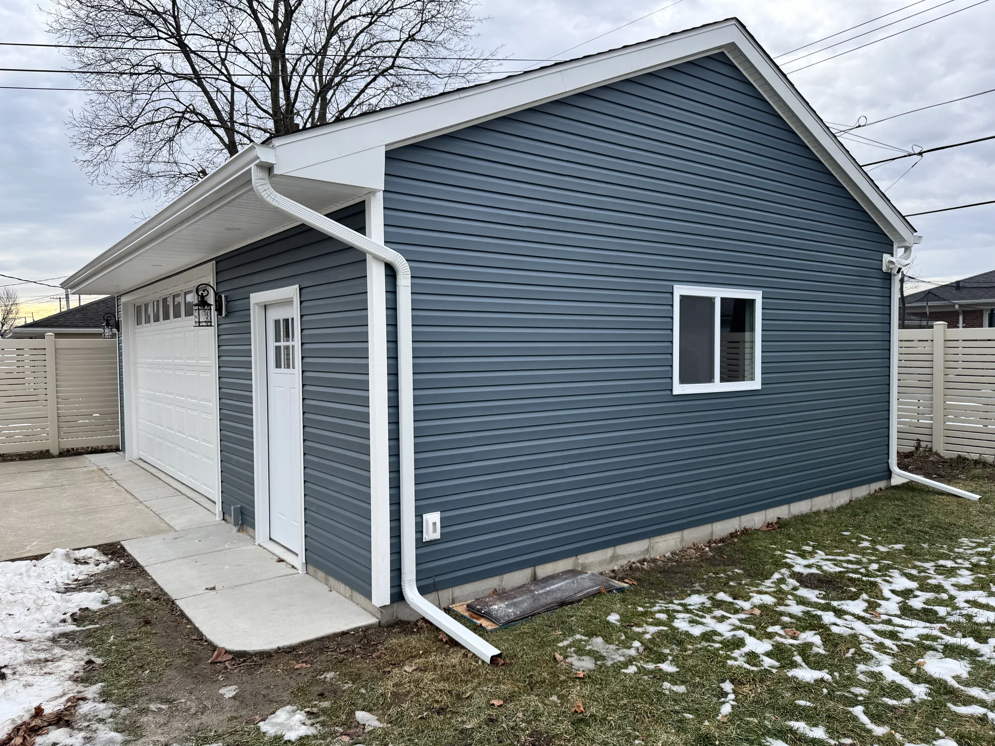 Detached Garage — photo 6