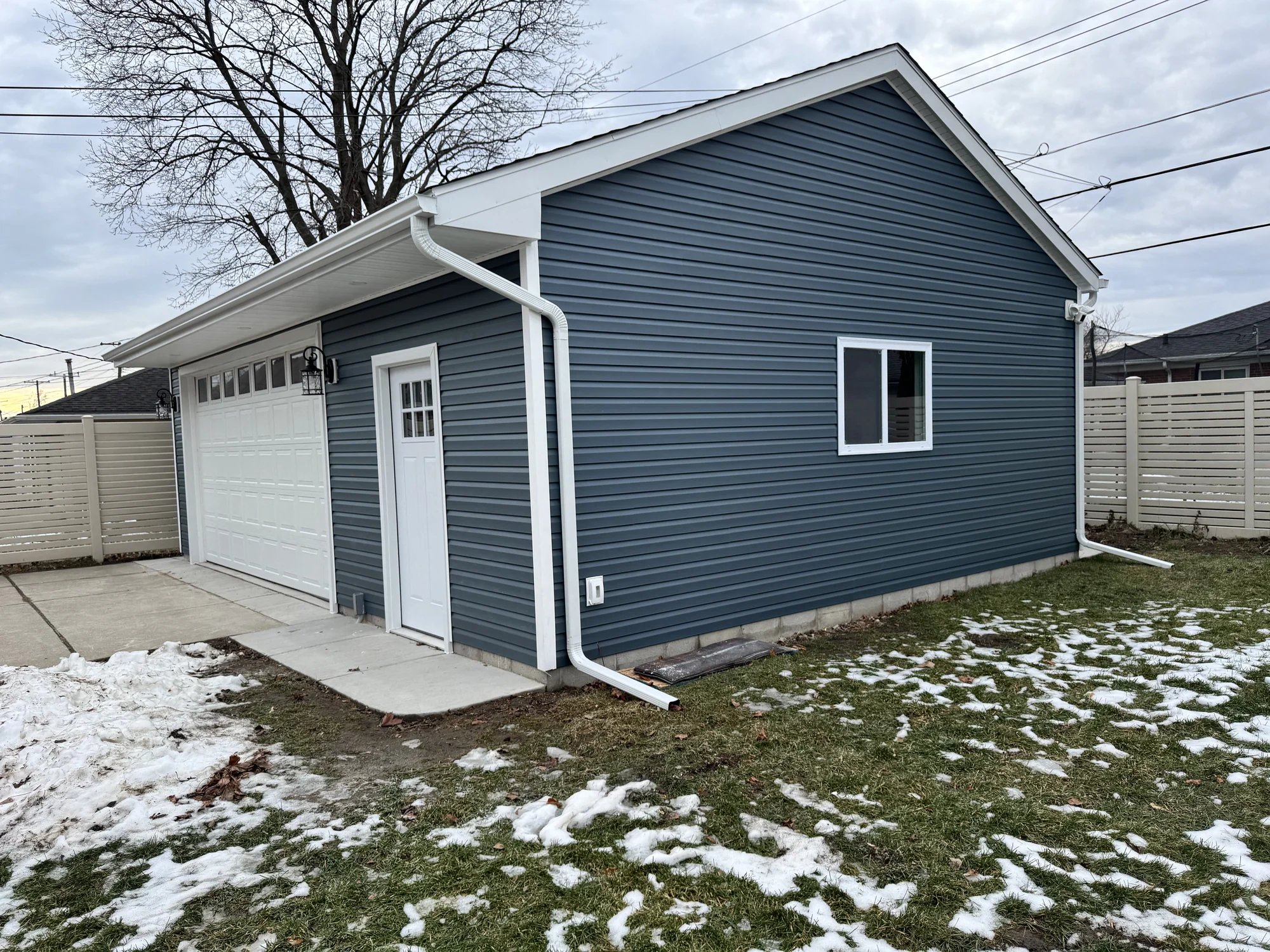 Detached Garage — photo 7