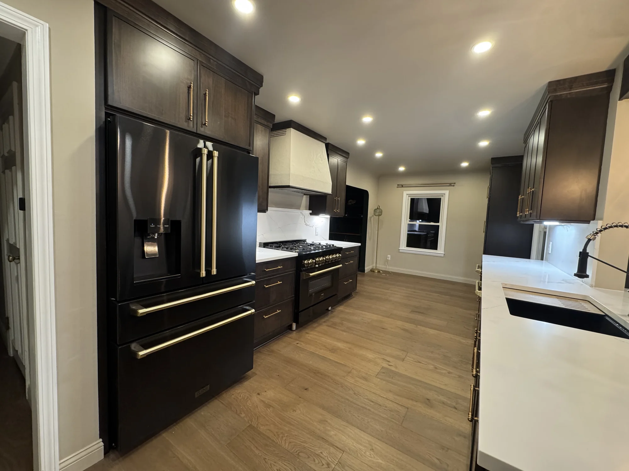 Dark Cabinet + Beam Kitchen — photo 4
