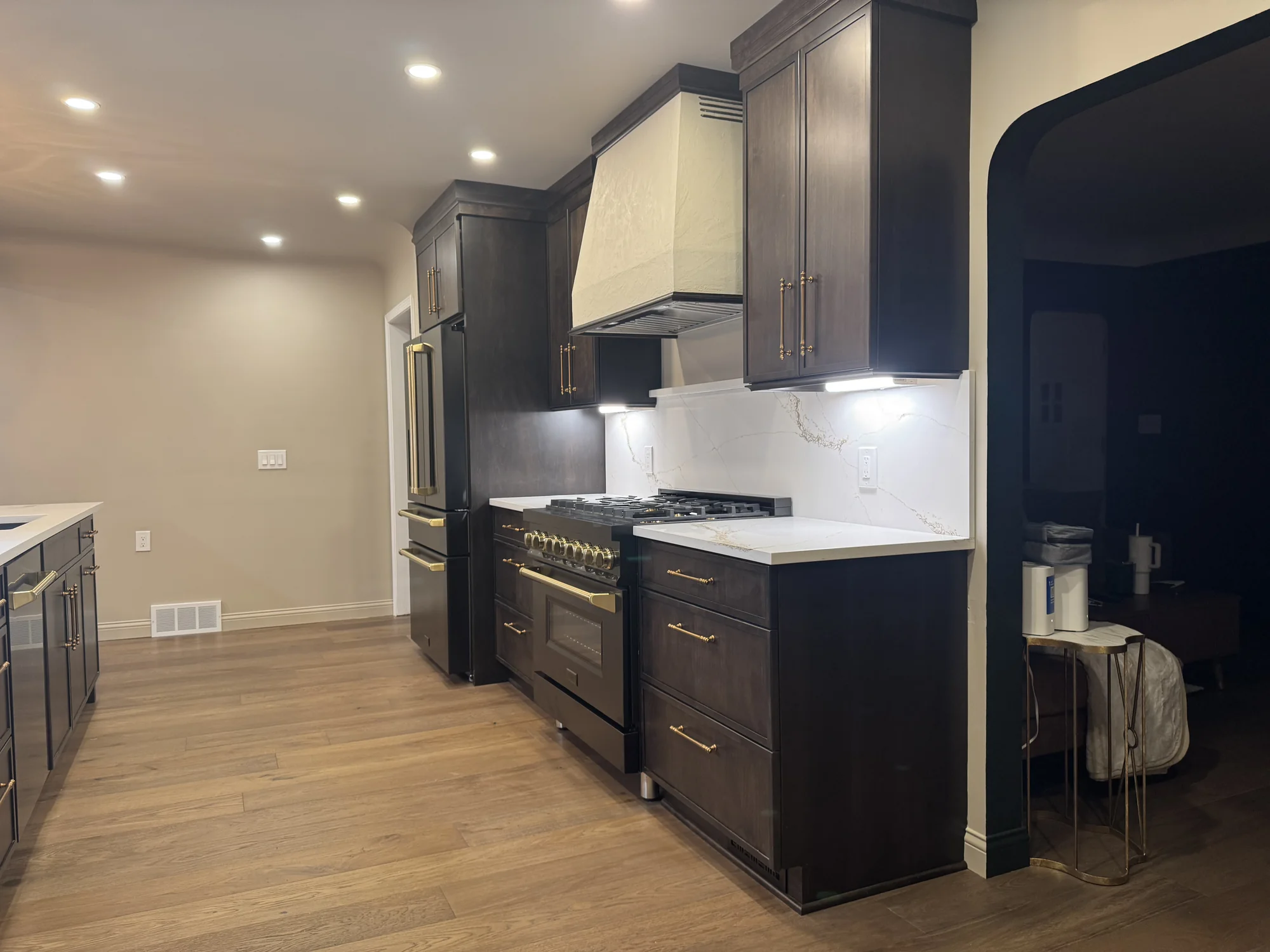 Dark Cabinet + Beam Kitchen — photo 17