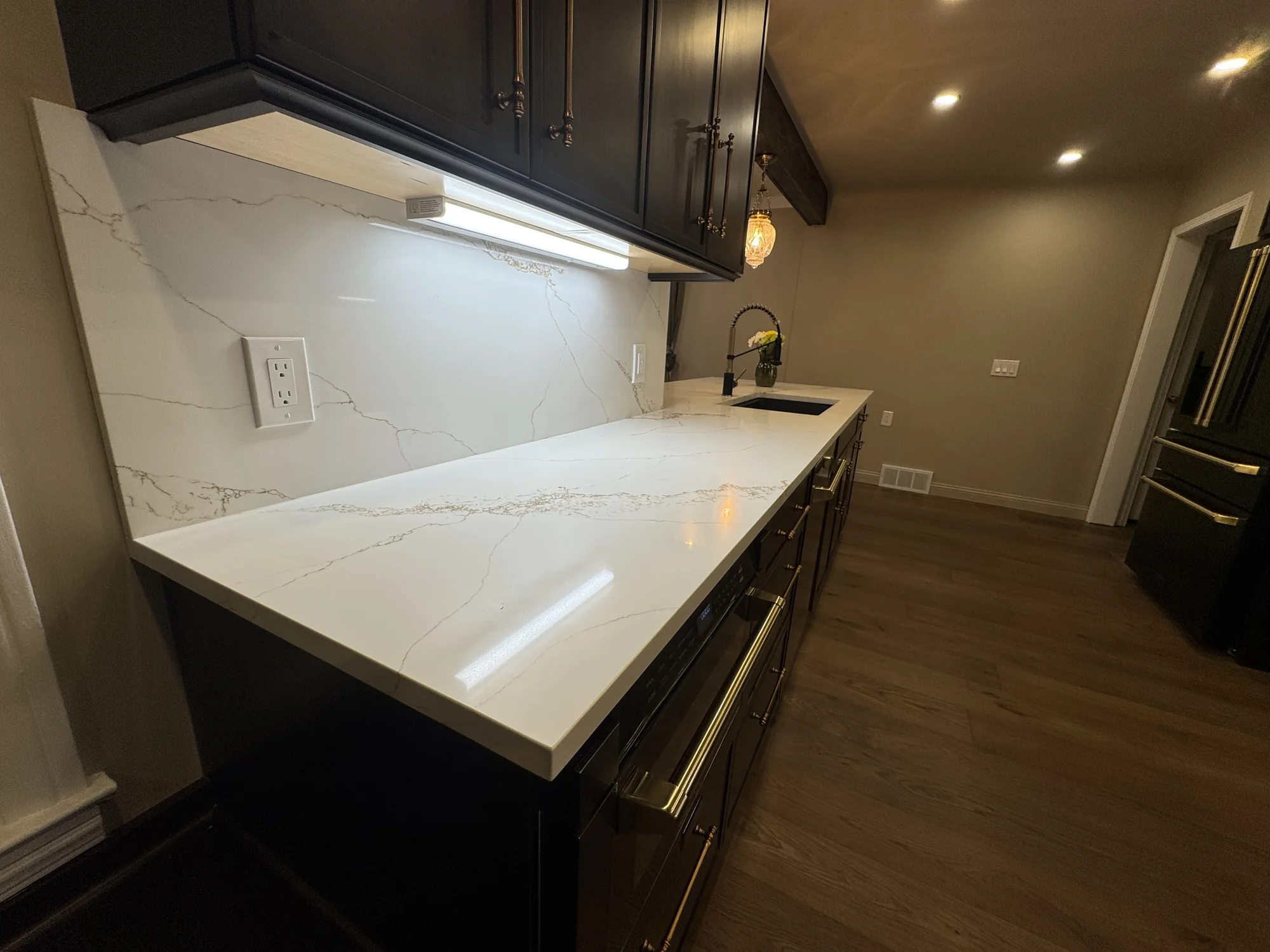 Dark Cabinet + Beam Kitchen — photo 25