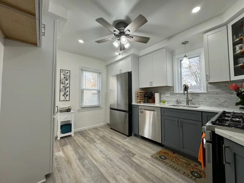 Saint Clair Shores Kitchen — photo 4