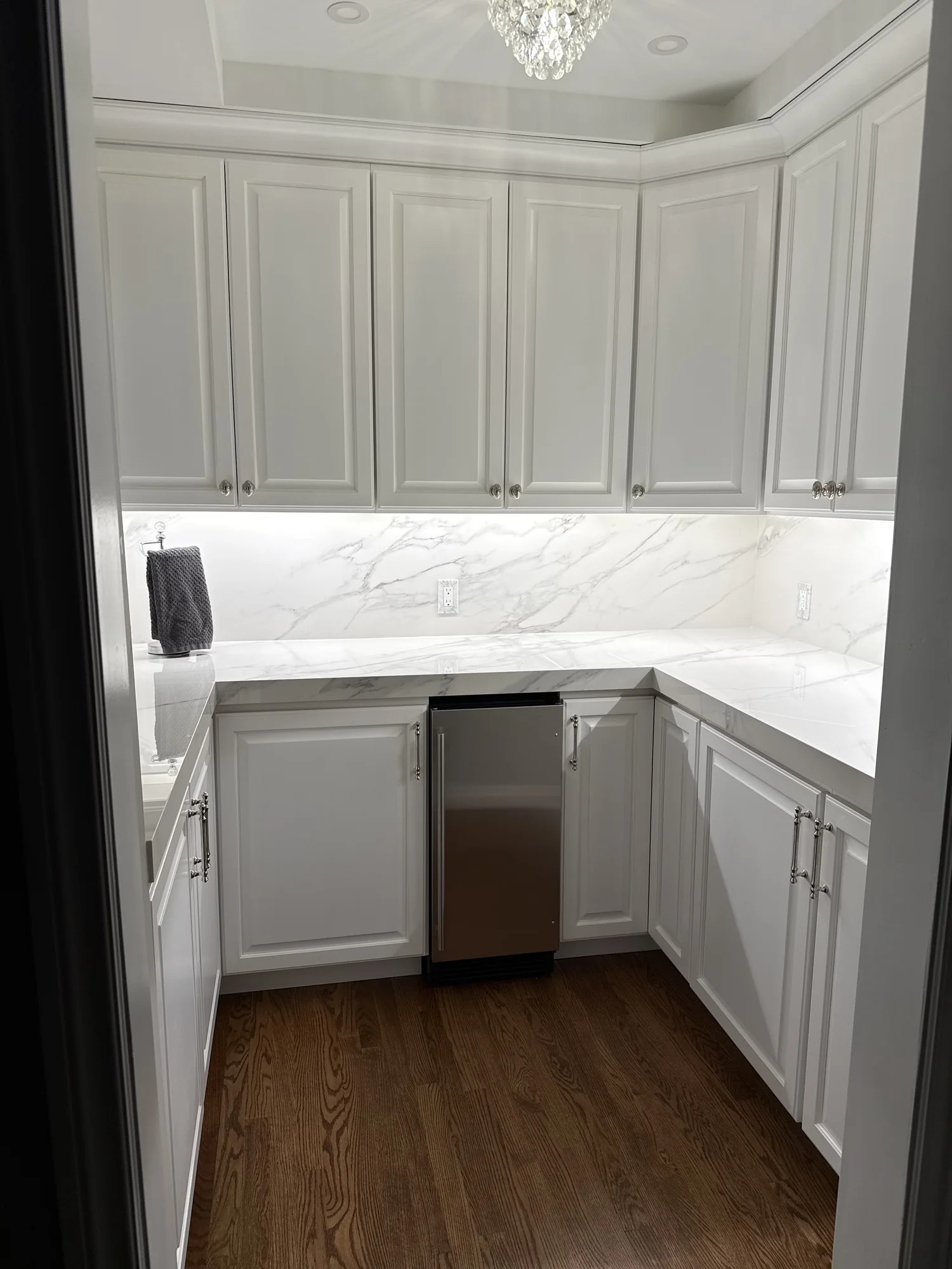 Marble-Counter Laundry — photo 1