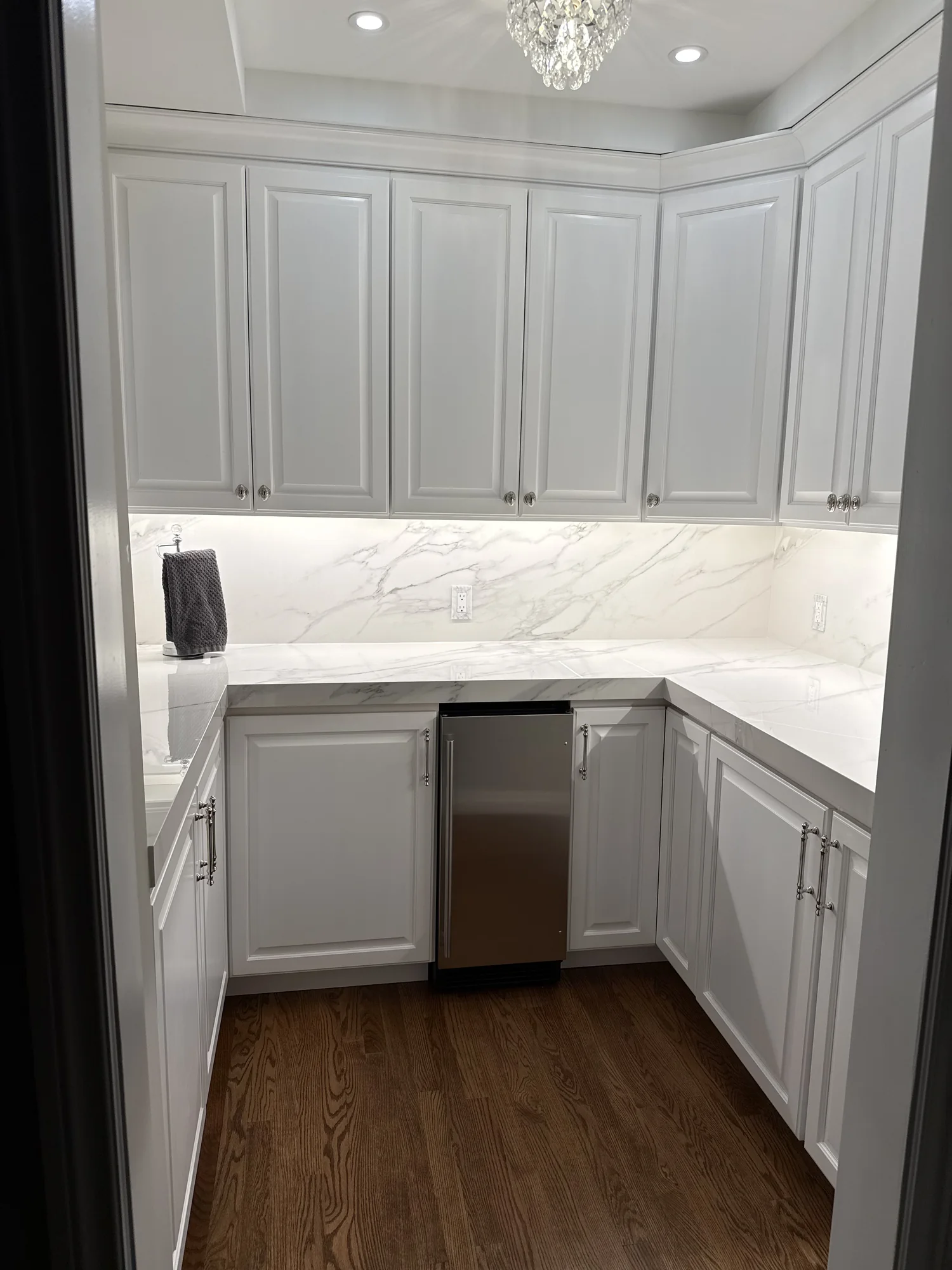 Marble-Counter Laundry — photo 2