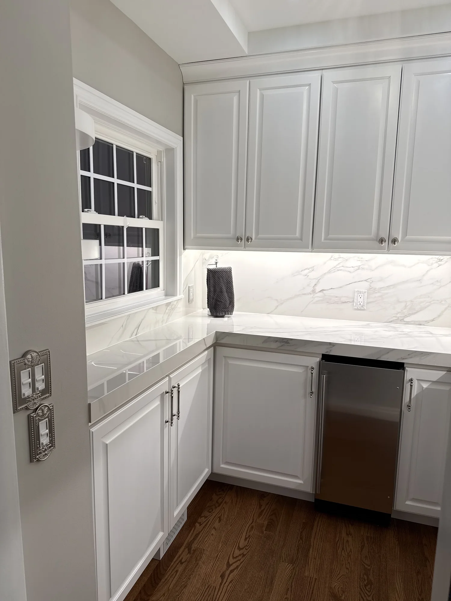 Marble-Counter Laundry — photo 3