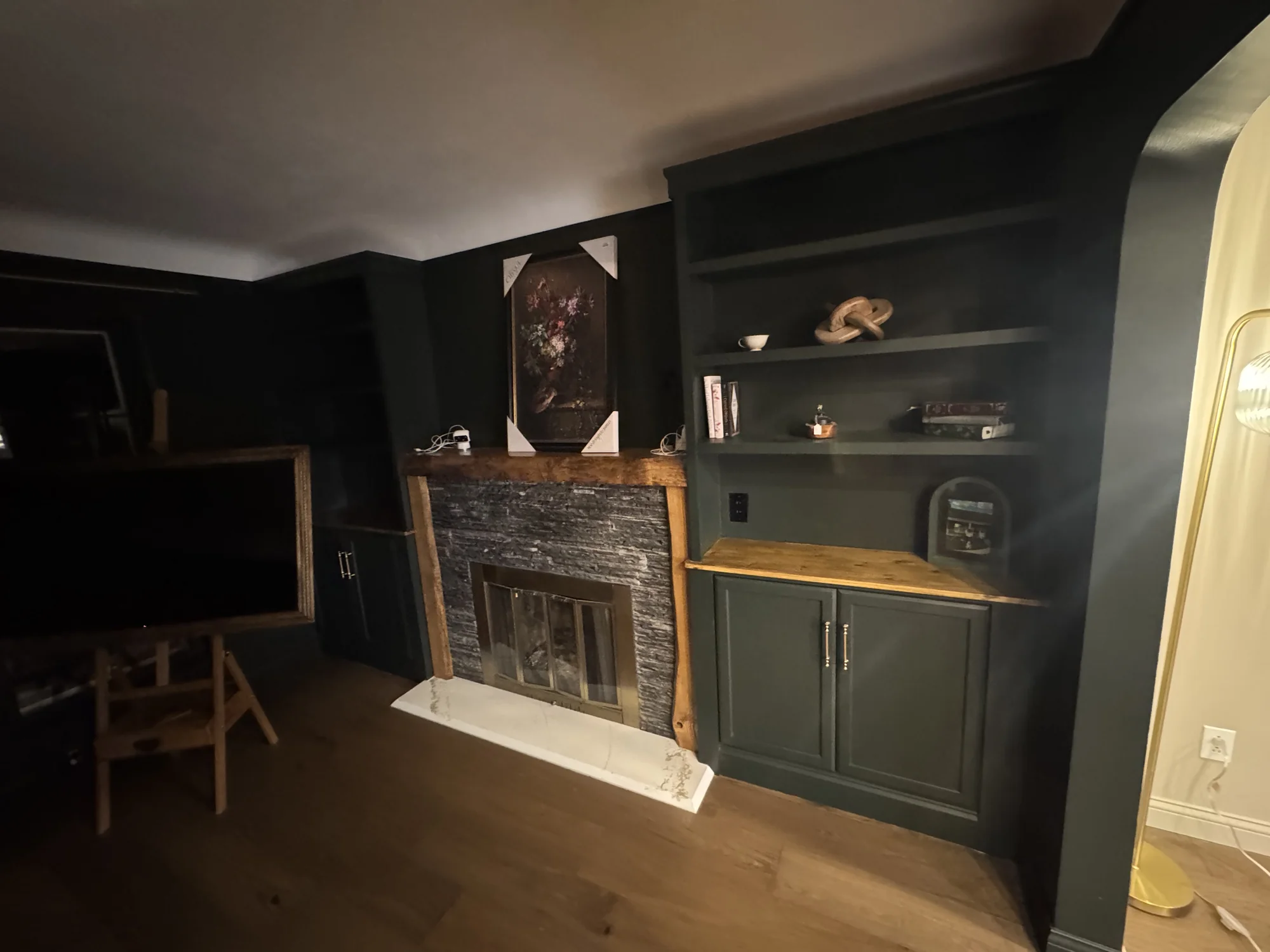 Dark Green Fireplace Living Room — photo 2