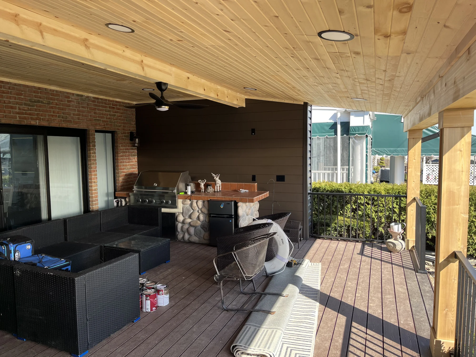Wood-Ceiling Covered Porch — photo 2