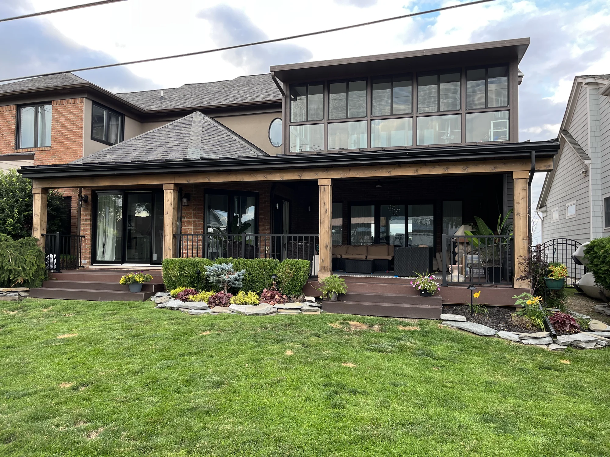 Exterior Covered Porch — photo 16