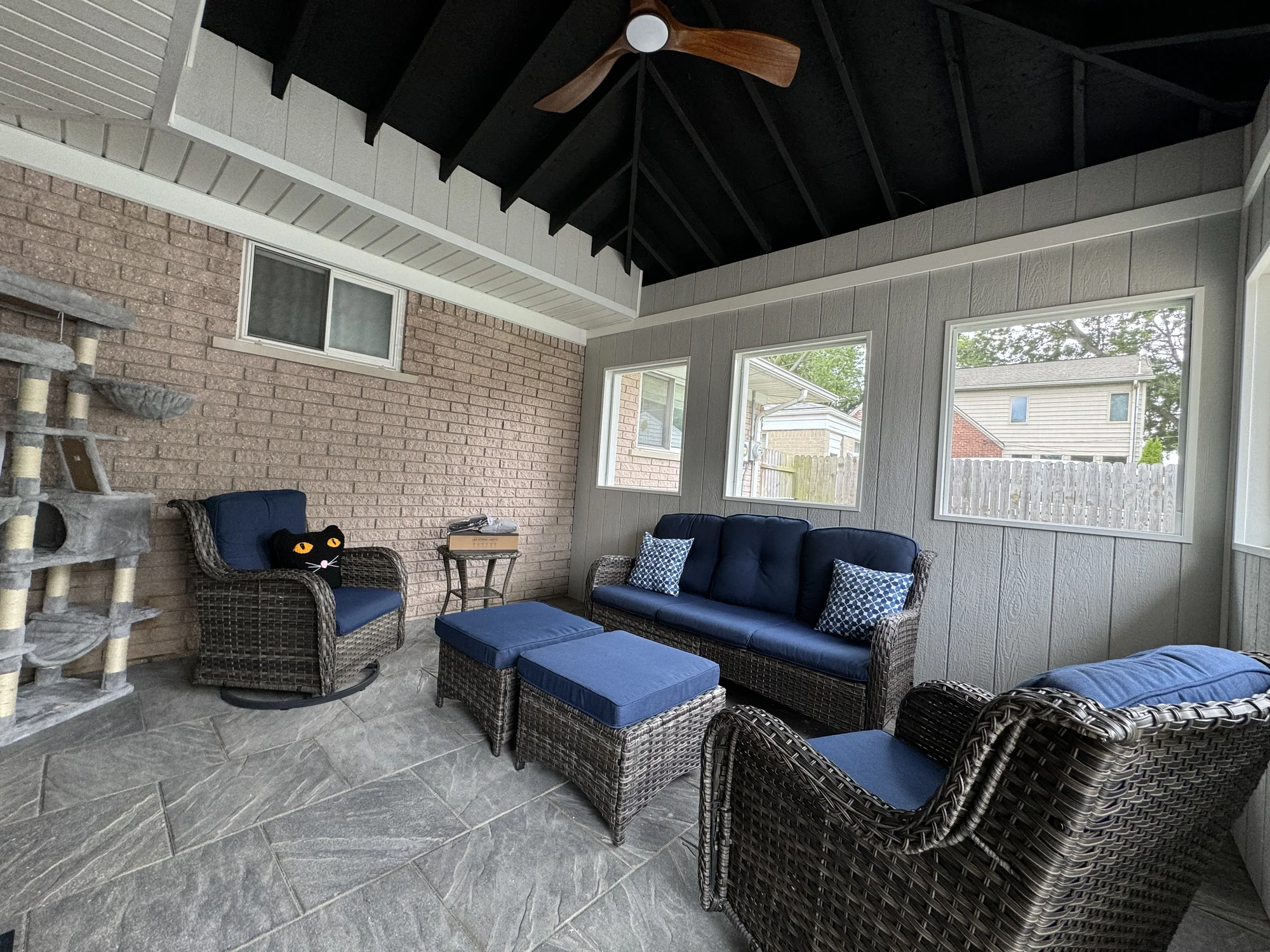 Screened-In Porch — photo 7