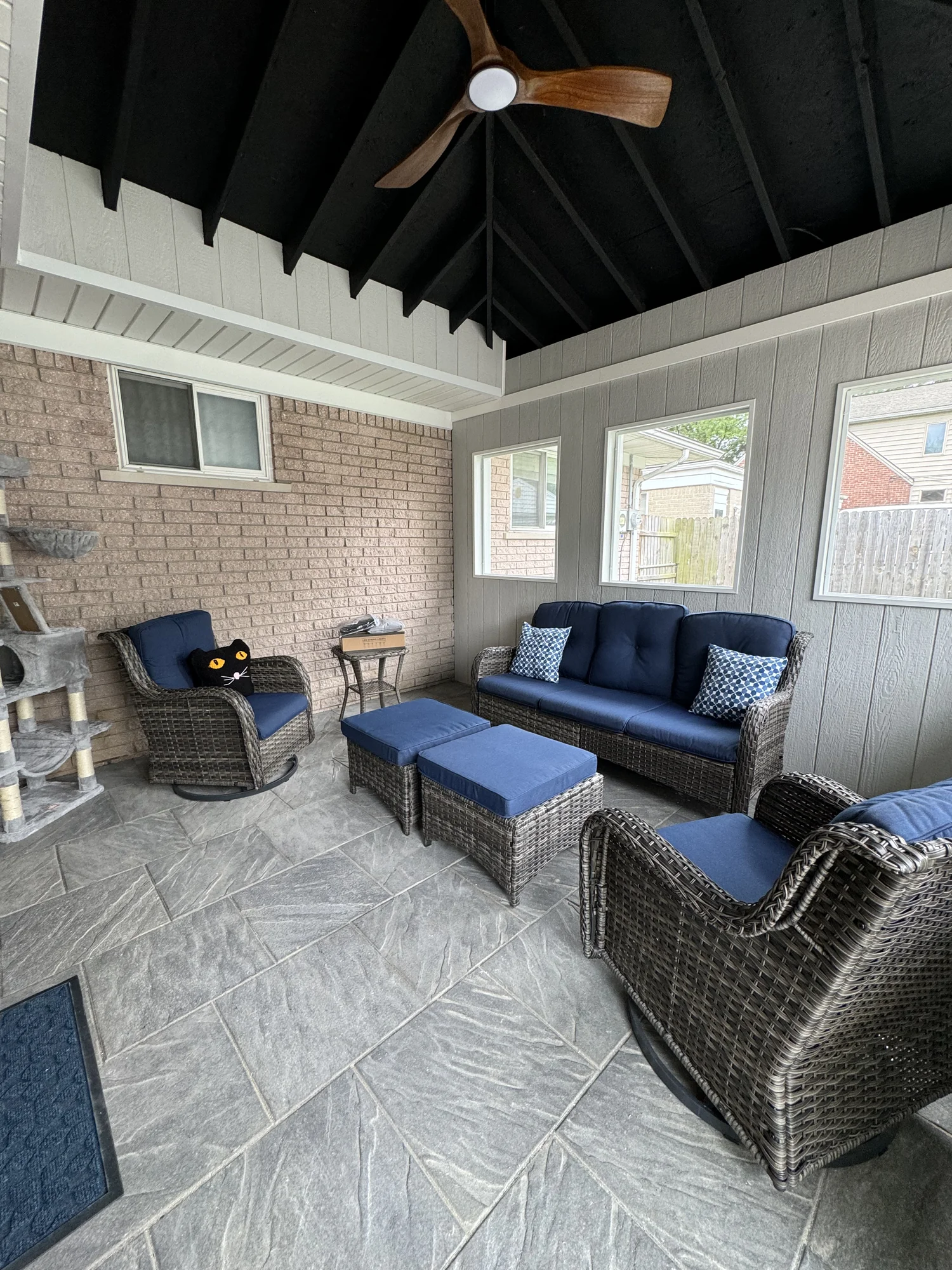 Screened-In Porch — photo 14