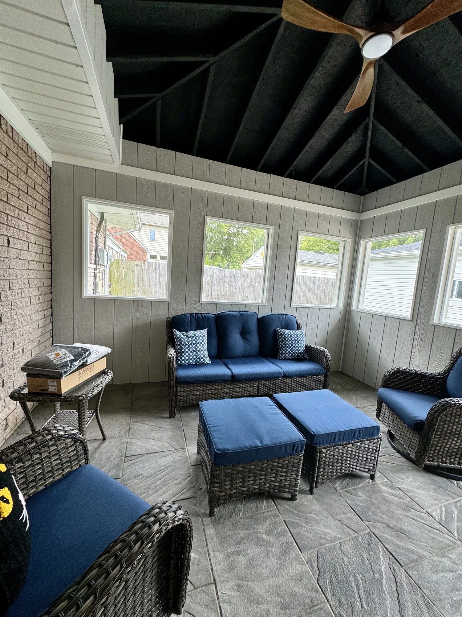 Screened-In Porch — photo 16