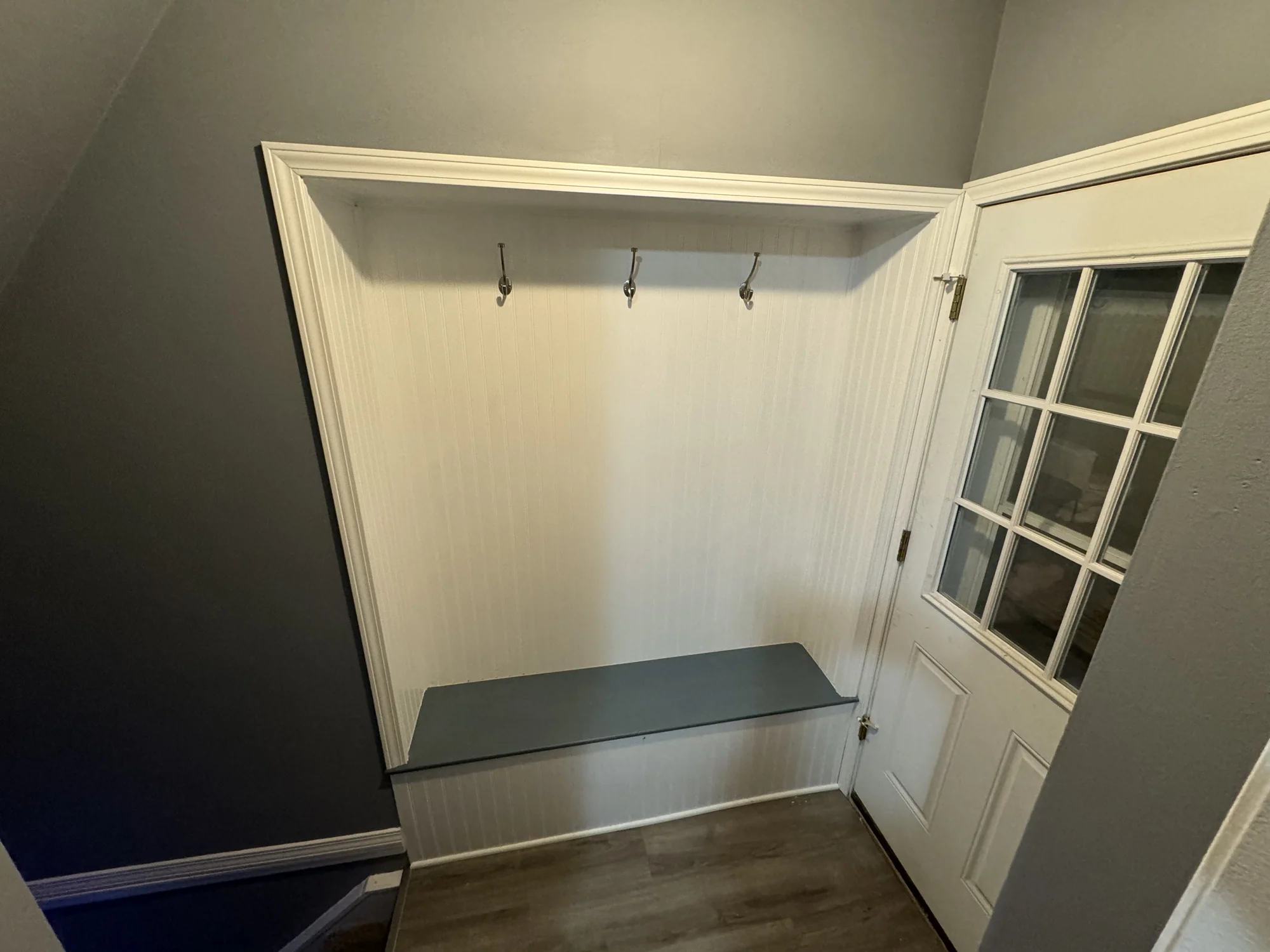 Stair Landing Seat — photo 1
