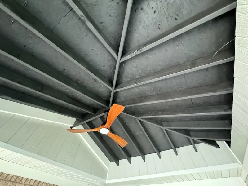Sunroom Interior — photo 2
