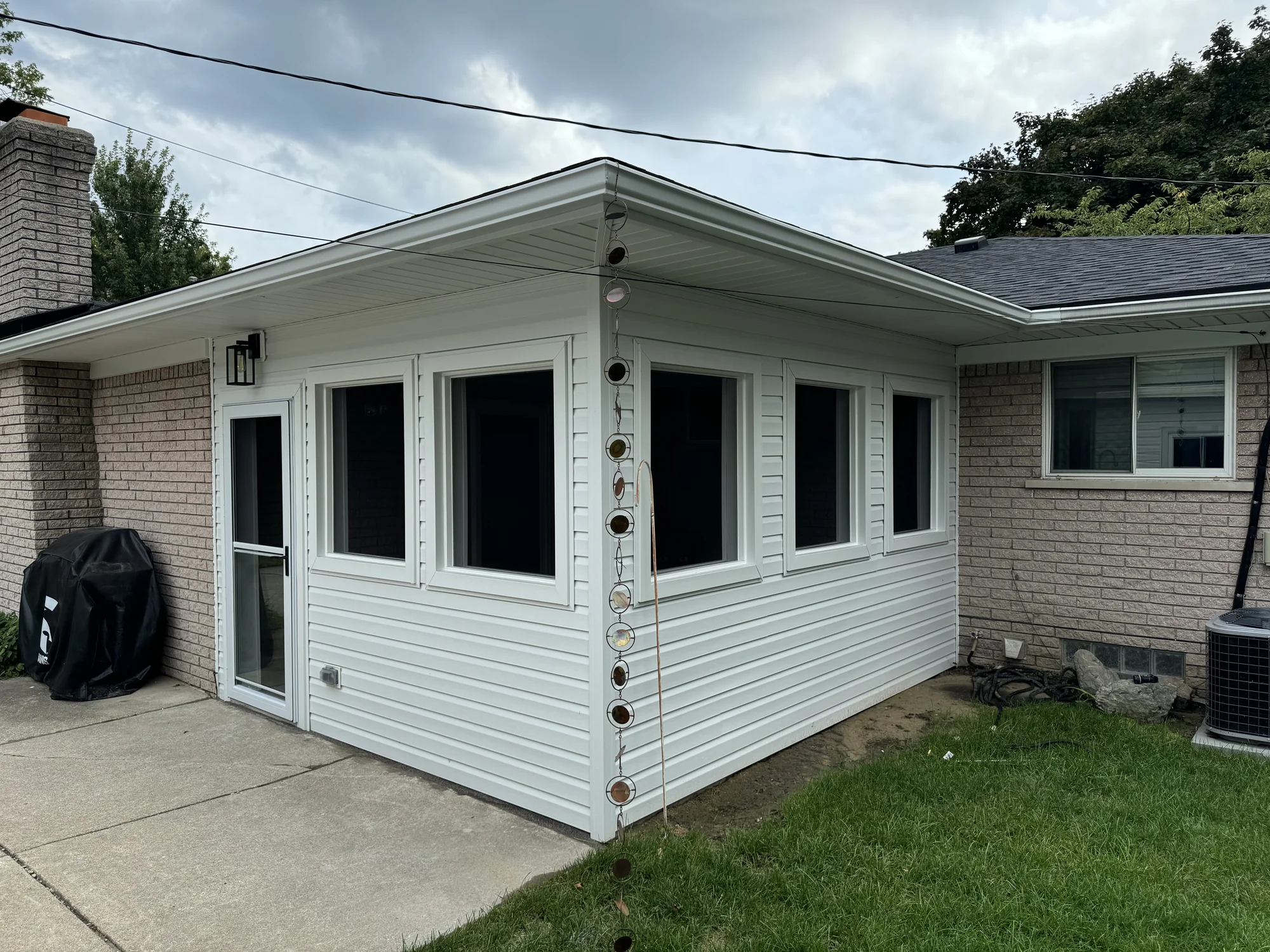 White-Siding Sunroom — photo 2