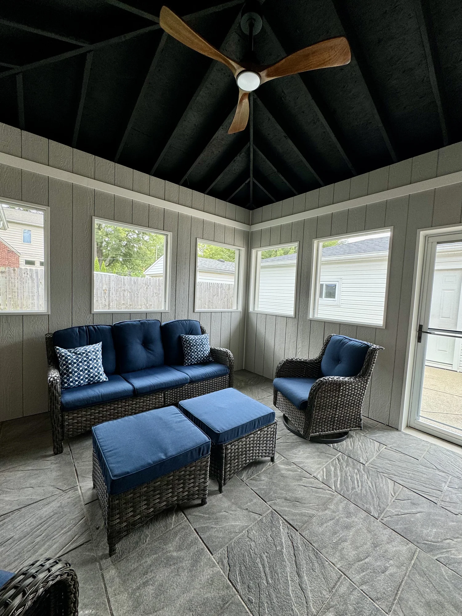 White-Siding Sunroom — photo 4
